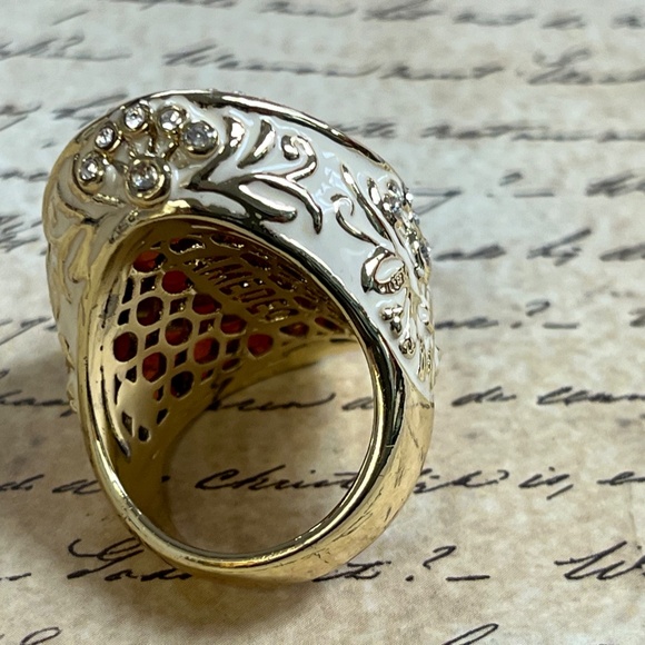 Amadeo Cameo Ring Enamel Shell Relief Cameo and Pearl Size 8 - Picture 3 of 4